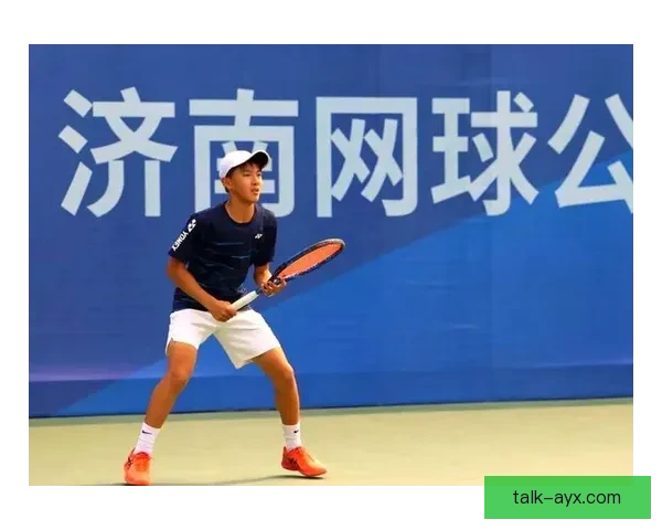 网球赛季大揭秘：新星崛起与老将退役交织的激烈争夺战